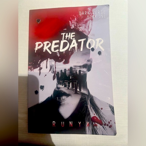 The Predator (paperback) new - Picture 1 of 1